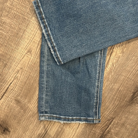 Off center button jeans! - Picture 3 of 3